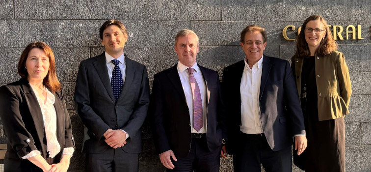 John Duca (Oberlin College and Federal Reserve, Dallas, second right) with Mark Cassidy, Niamh Hallissey, Maria Woods and Luca Riva during his visit to the Central Bank to discuss Real Estate Economics and research topics.