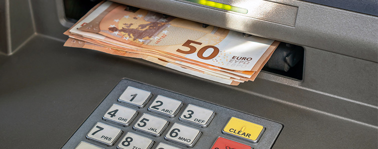 ATM displaying a number of €50 notes